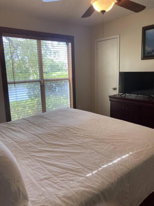 טאמפה Lakeview Condo In Gated Community מראה חיצוני תמונה