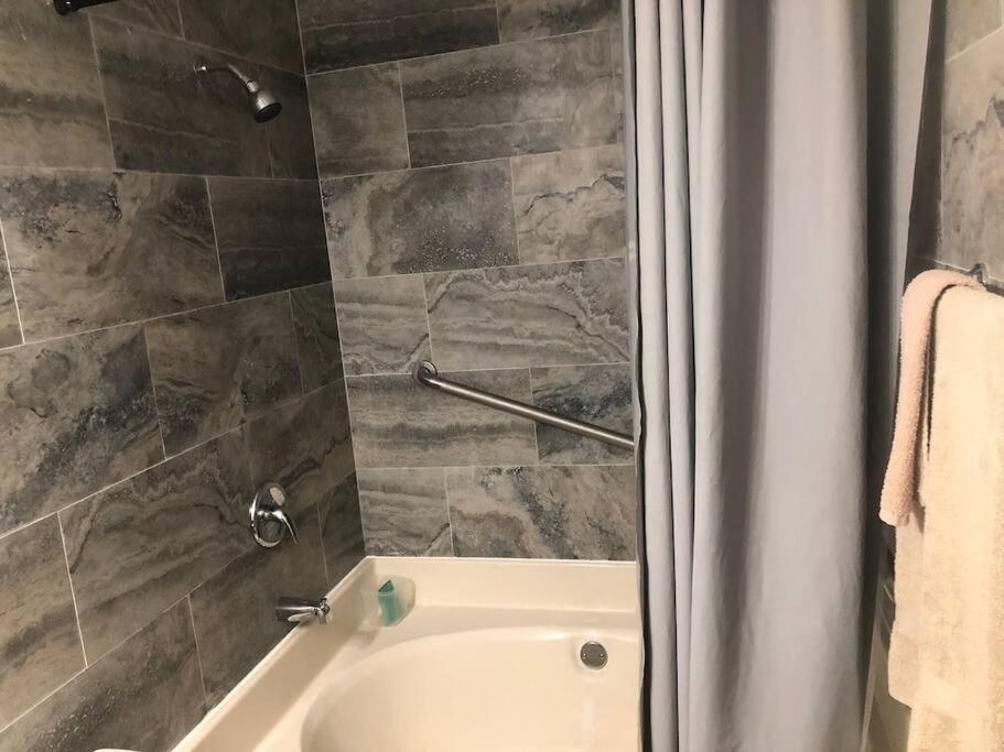 טאמפה Lakeview Condo In Gated Community מראה חיצוני תמונה